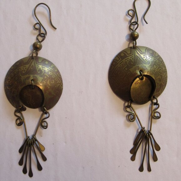 Vintage brass, dangly earrings. Handmade, Aztec or Mayan inspired. Rustic - Picture 6 of 9